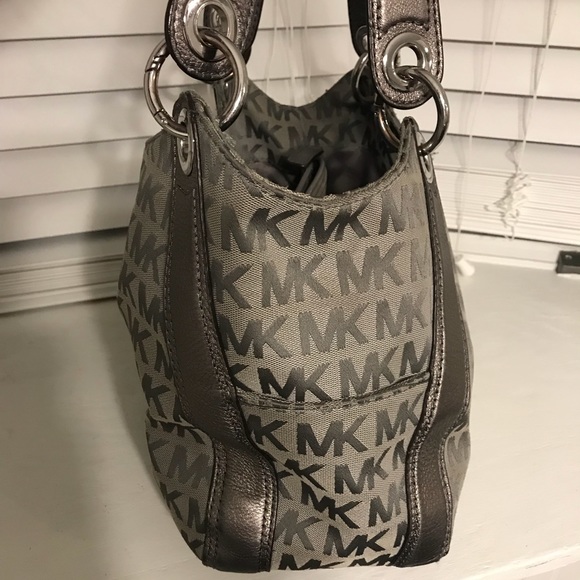 Best Place To Sell Michael Kors Purses Wholesale